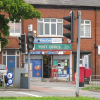 post office open near me leeds