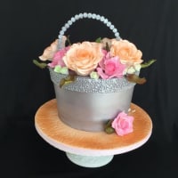 Kue Home Of Exquisite Cakes Crawley Wedding Cakes Yell