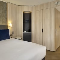 Image 2 of The Westminster London Curio Collection By Hilton