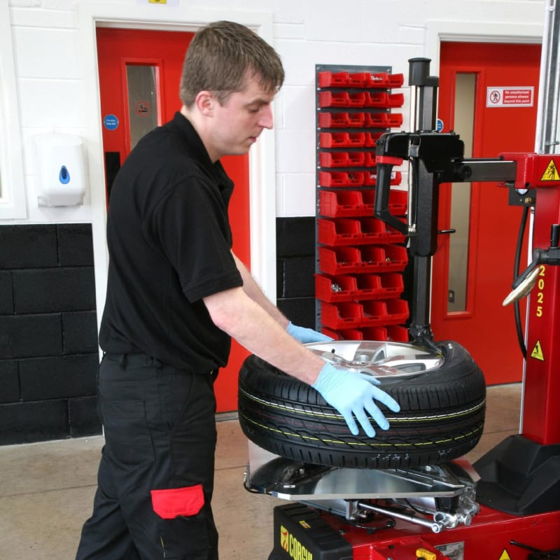 National Tyres and Autocare, Slough Tyres Slough (Elmshott Lane SL1