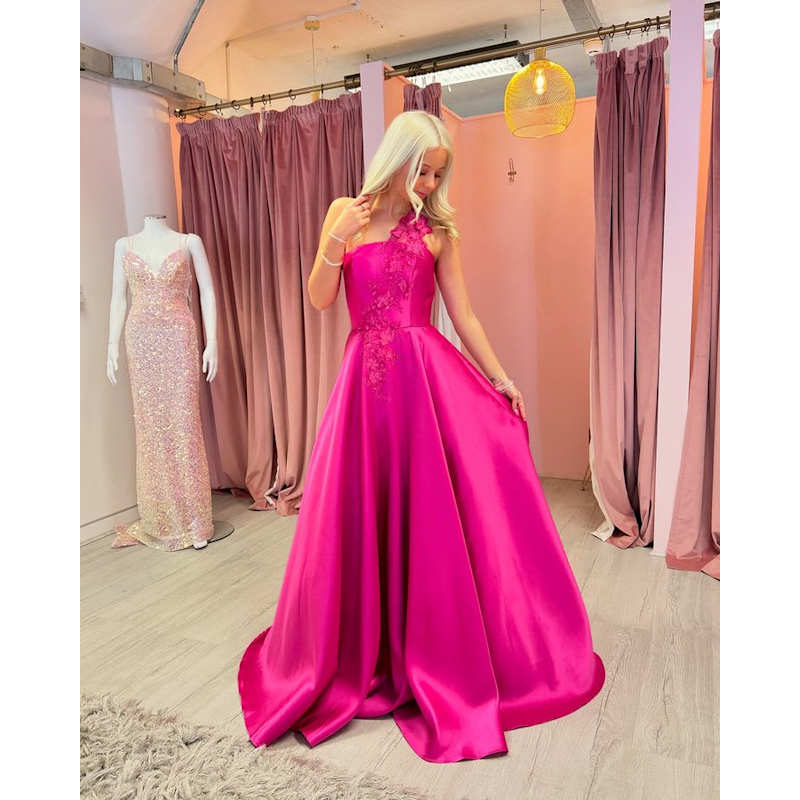 Dress 2 Party, Glasgow | Fashion Accessories - Yell
