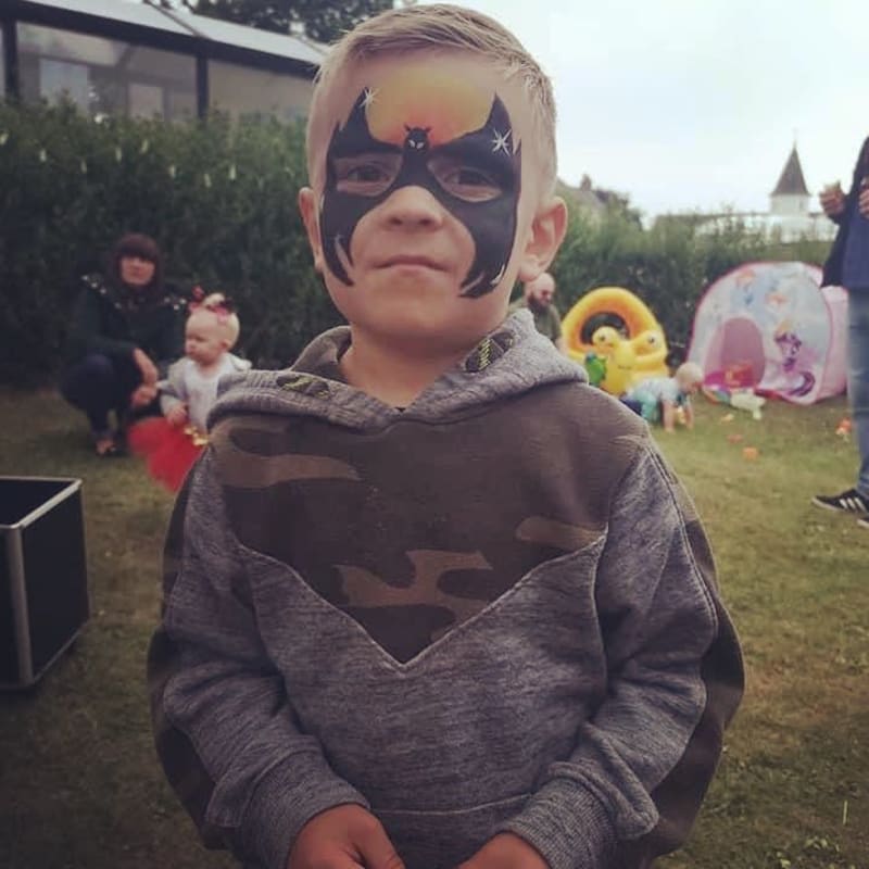 iownique Face Painter, Dundee | Children's Entertainers - Yell