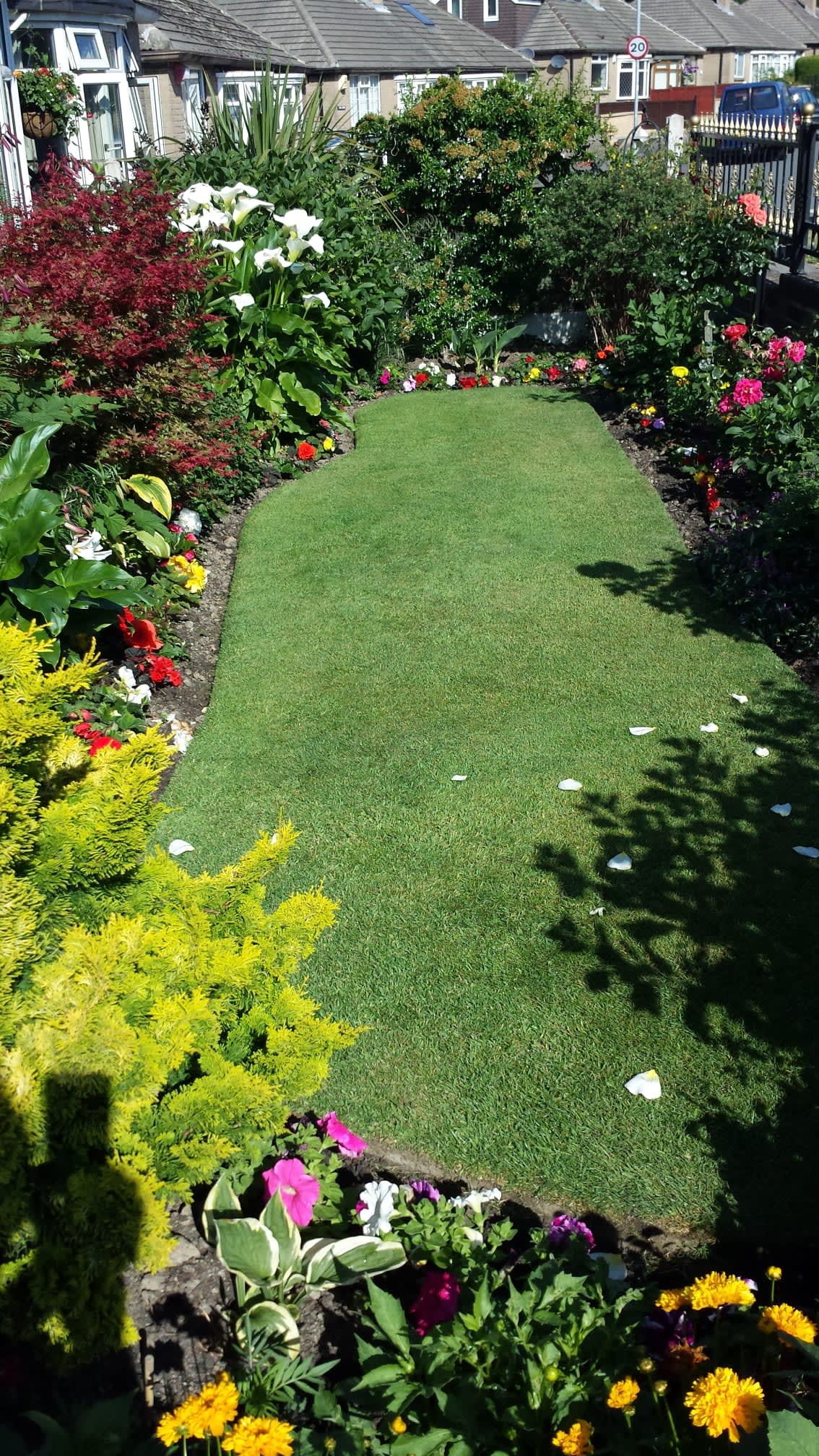 Lawns for Leisure | Orchard Grange Main Street, Tadcaster LS24 9EE | +44 800 028 2555